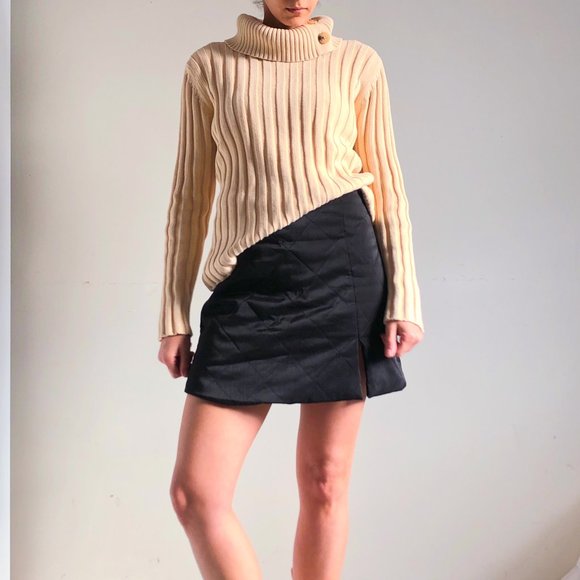 Cream turtleneck knit sweater - Picture 1 of 3